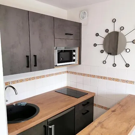 Apartment 2 Pieces Front De Ensoleille Et Calme Acces Direct Cabourg