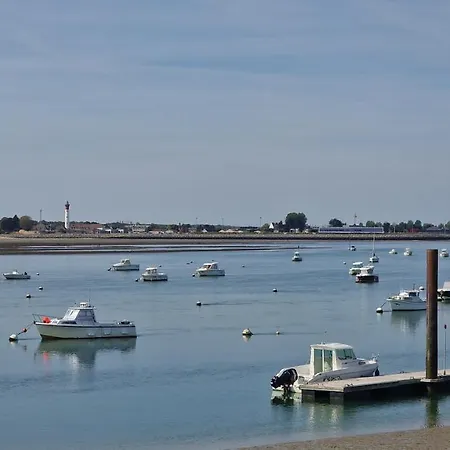 2 Pieces Front De Ensoleille Et Calme Acces Direct * Cabourg