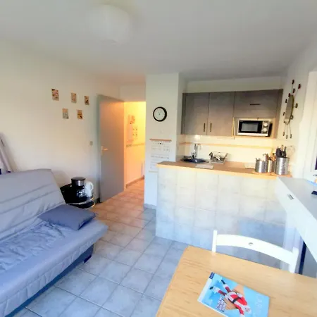 2 Pièces Front De Ensoleillé Et Calme Accès Direct * Cabourg