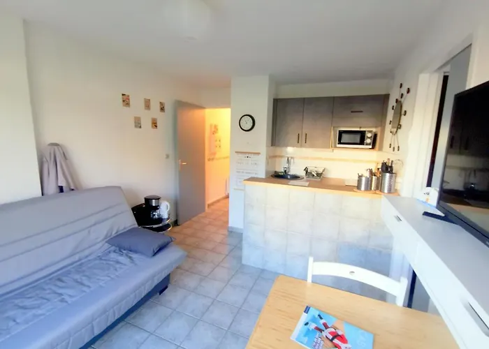 2 Pieces Front De Ensoleille Et Calme Acces Direct * Cabourg